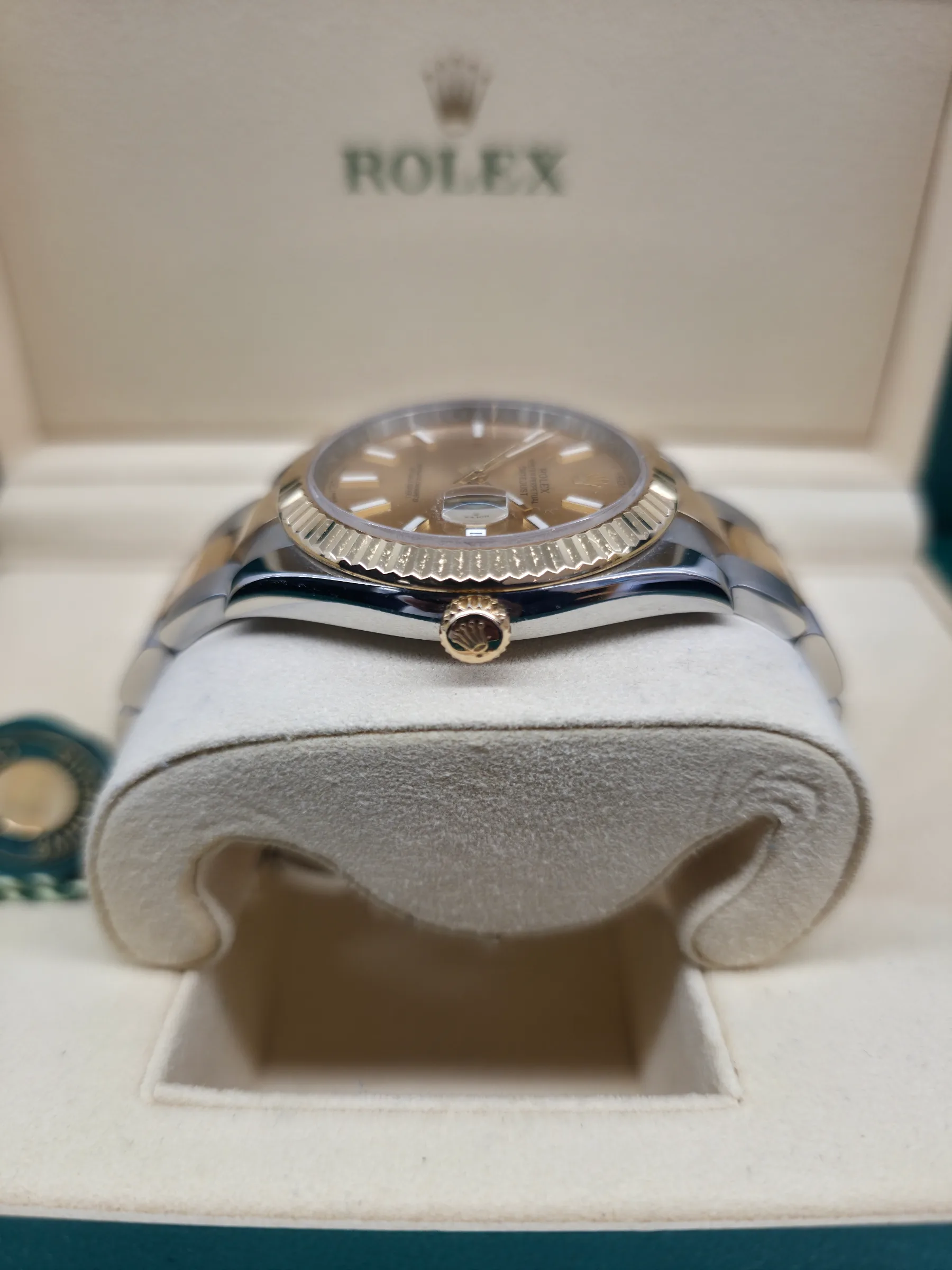 Rolex Datejust 41 – Champagne Dial – Fluted Bezel – Oyster Bracelet – 2019 3