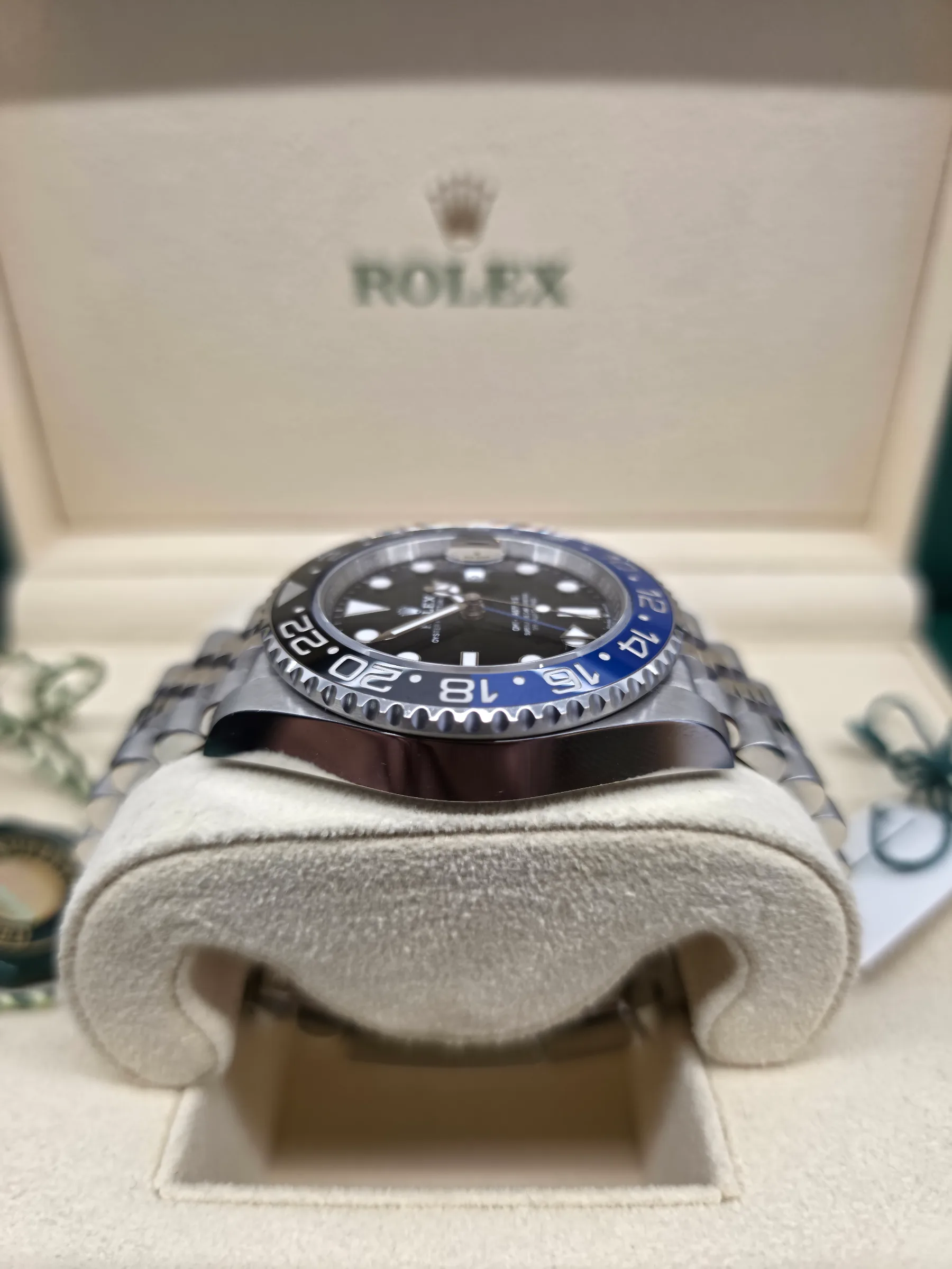 Rolex GMT-Master II “Batgirl” 3