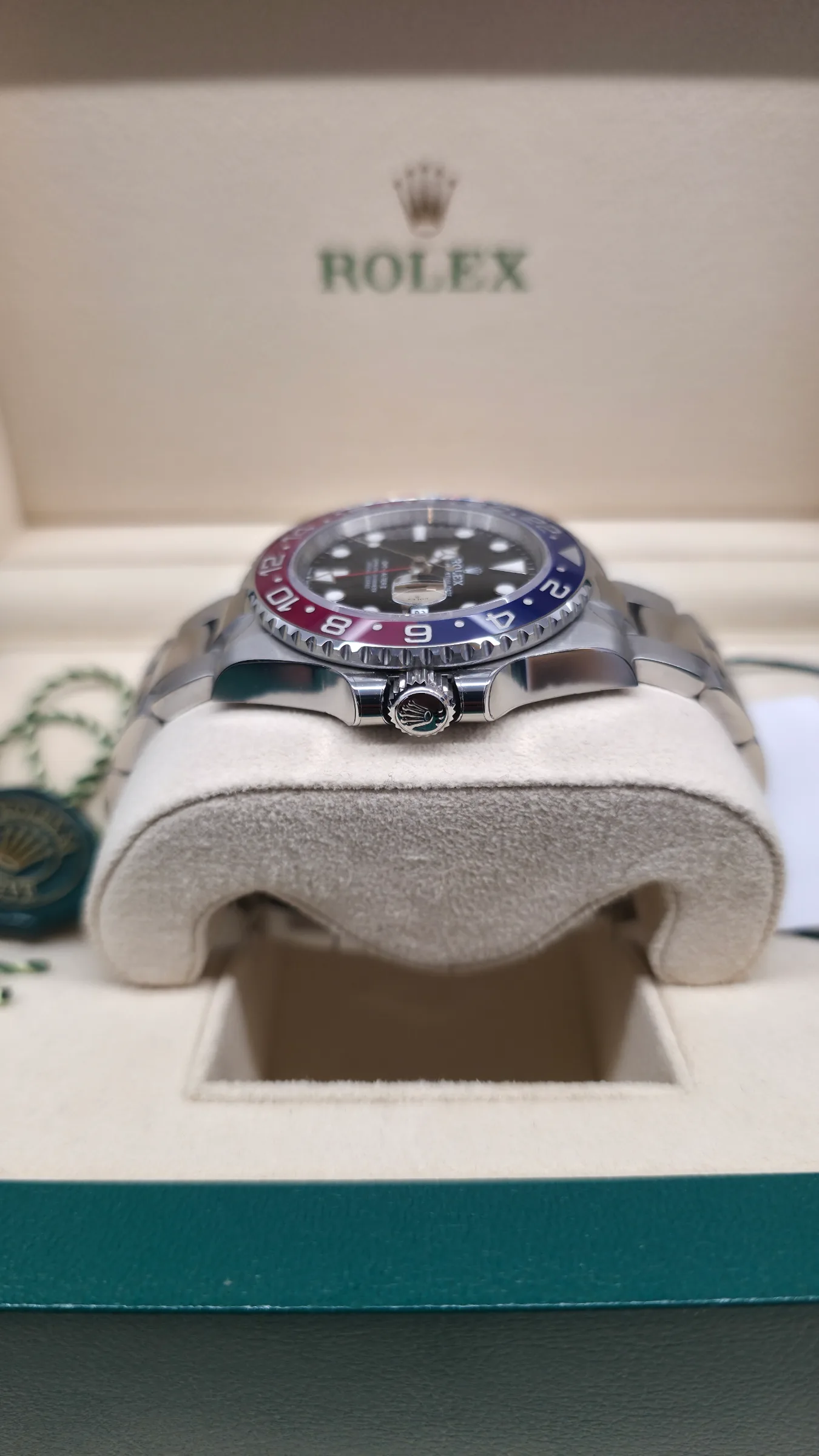 Rolex GMT-Master II “Pepsi” – 2022 3