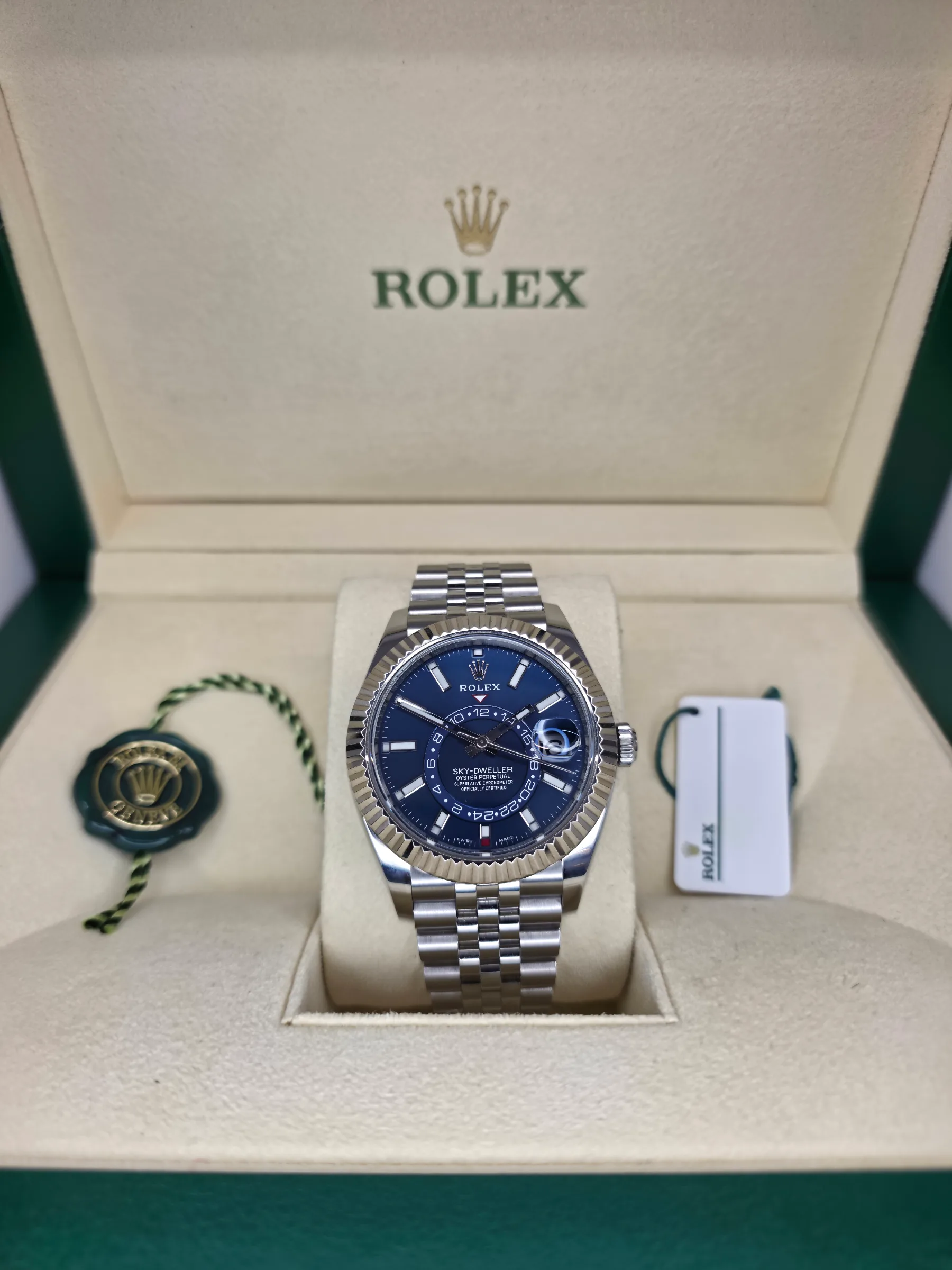 Rolex Sky-Dweller 42 – Blue Dial – Jubilee 2