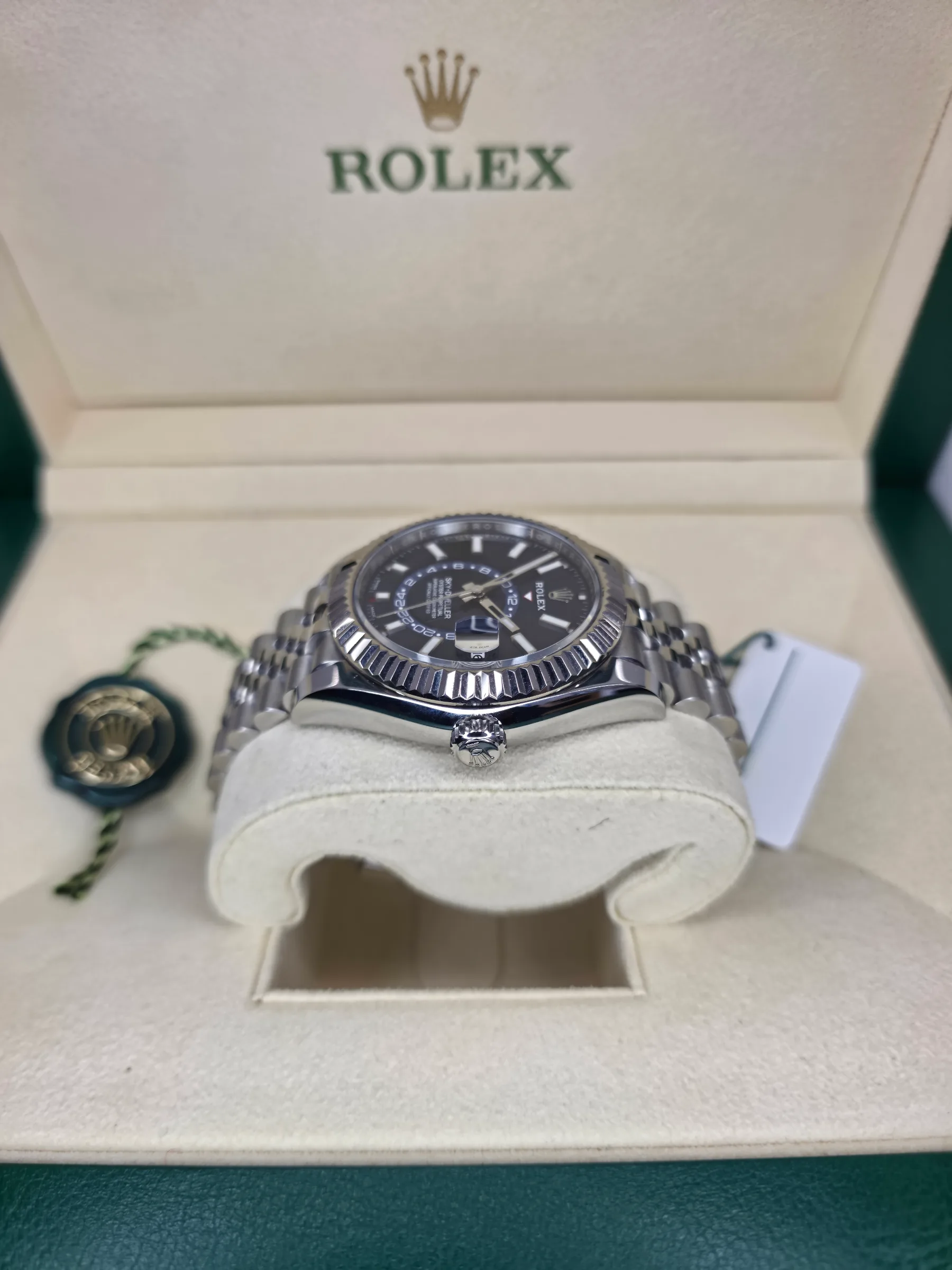 Rolex Sky-Dweller 42 – Blue Dial – Jubilee 3