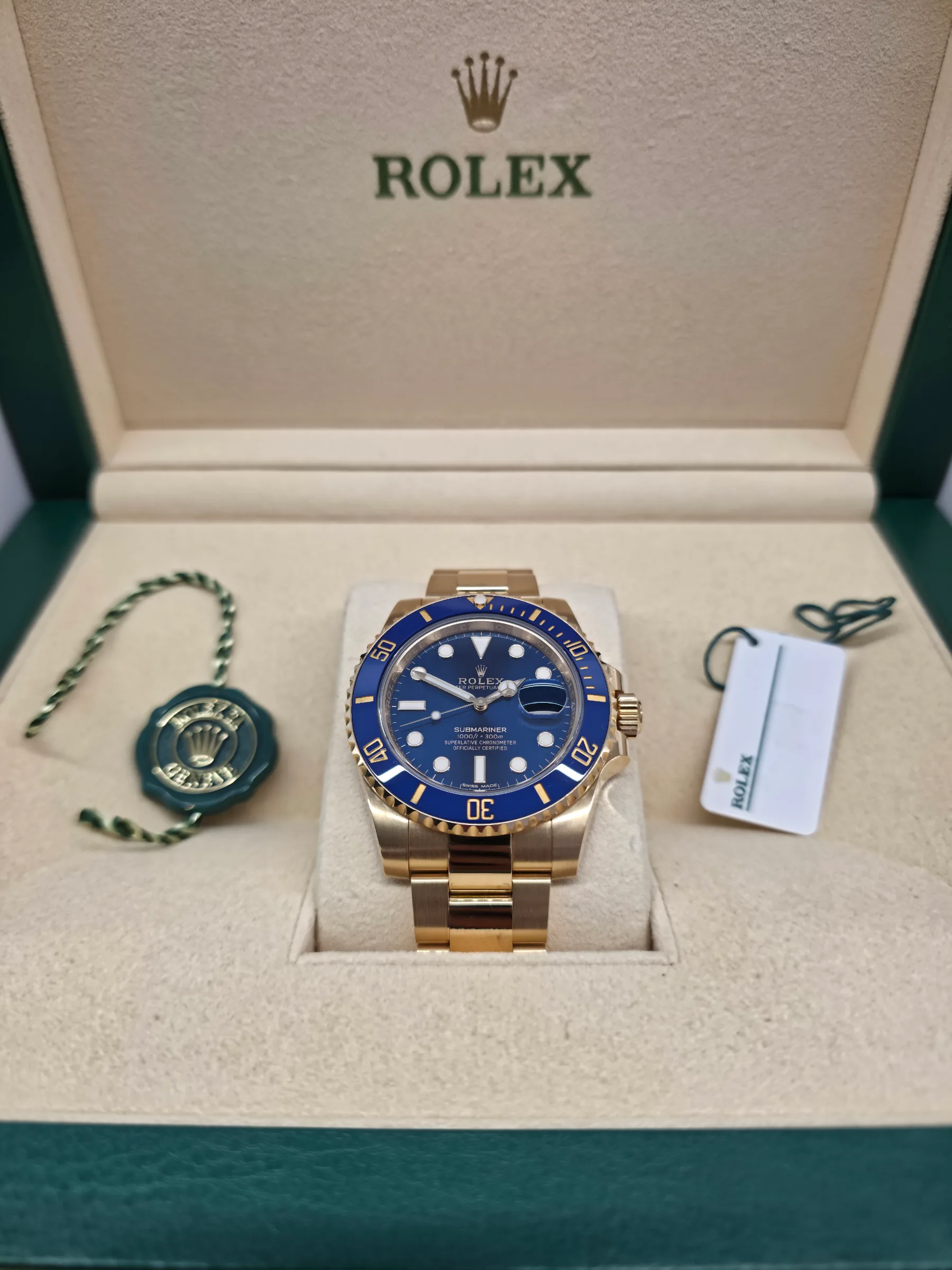 Rolex Submariner Date 40mm Yellow Gold 2