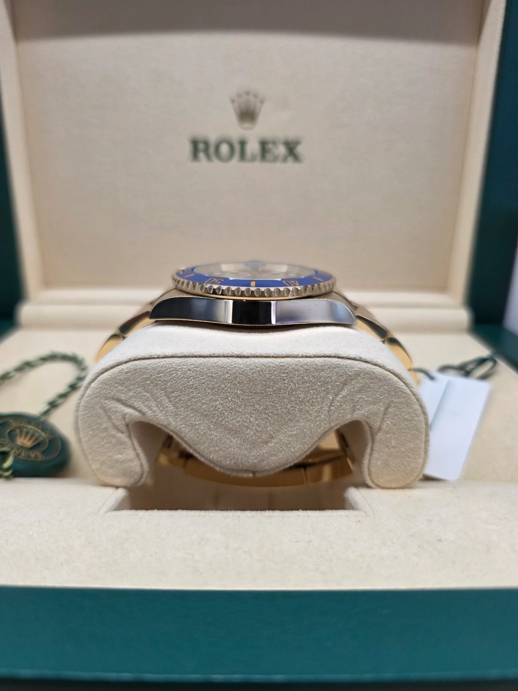 Rolex Submariner Date 40mm Yellow Gold 3